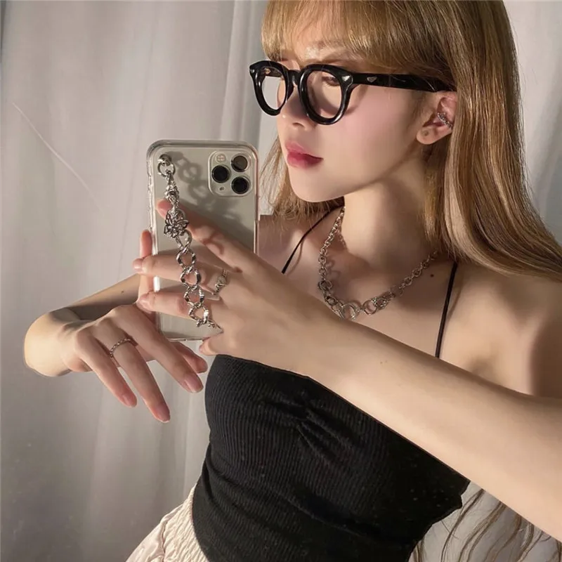 Korea Butterfly Chain Bracelet Transparent soft Phone Case For iPhone 12 Pro Max MiNi 11 Pro Max X XR XS MAX 6 S 8 7 plus SE 20
Korea Butterfly Chain Bracelet Transparent soft Phone Case For iPhone 12 Pro Max MiNi 11 Pro Max X XR XS MAX 6 S 8 7 plus SE 20