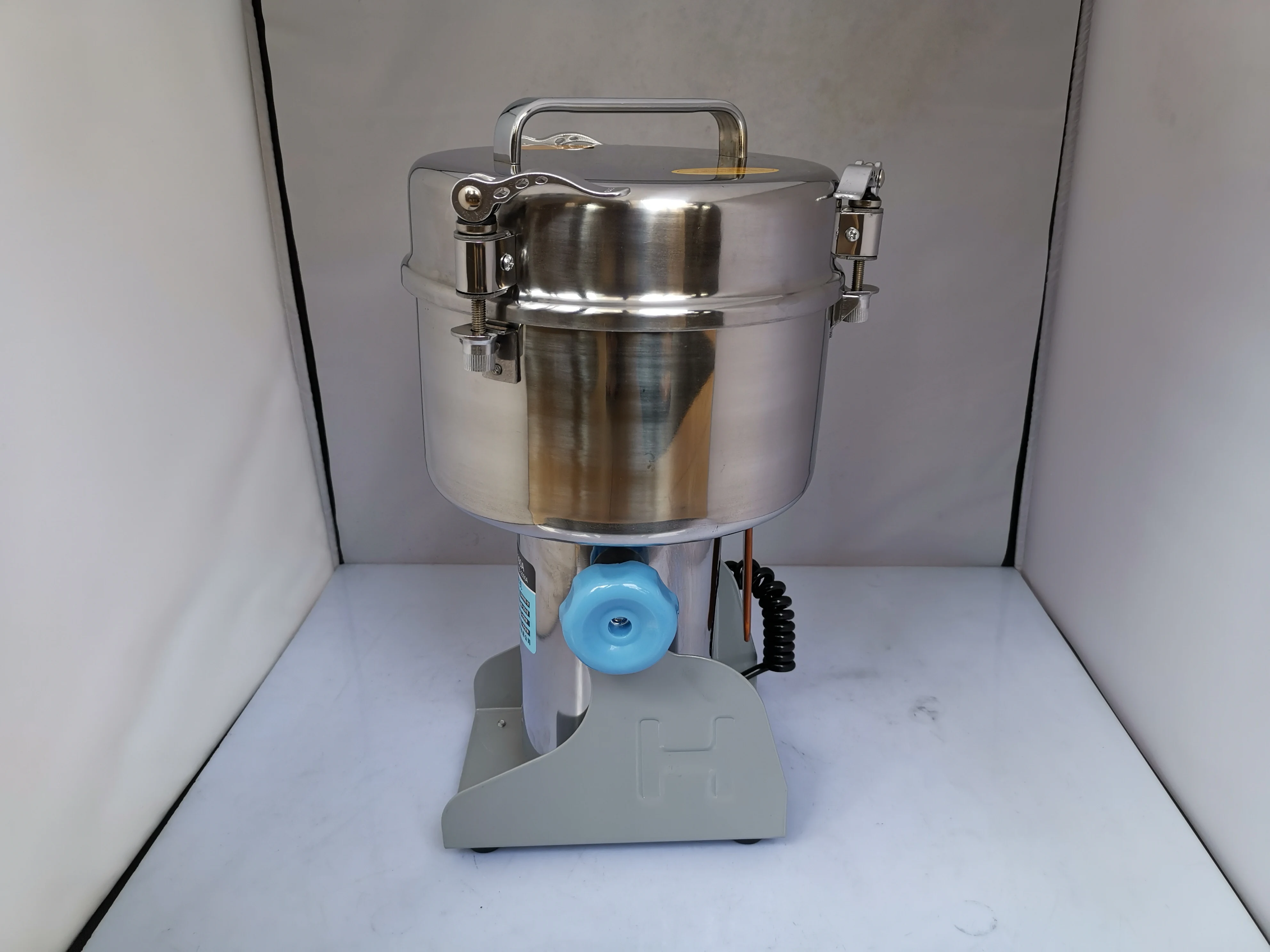 SUS 304 stainless steel 2500g High-speed Electric grinder Medicinal herbs Cereals Coffee Dry Food powder crusher Mill Grinding |