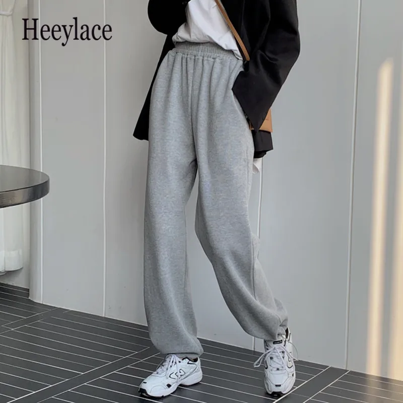Sweatpants For Women 2021 Spring Summer New Baggy Thin Pants Women Fashion Women Sports Pants Trousers Jogger Streetwear
Sweatpants For Women 2021 Spring Summer New Baggy Thin Pants Women Fashion Women Sports Pants Trousers Jogger Streetwear