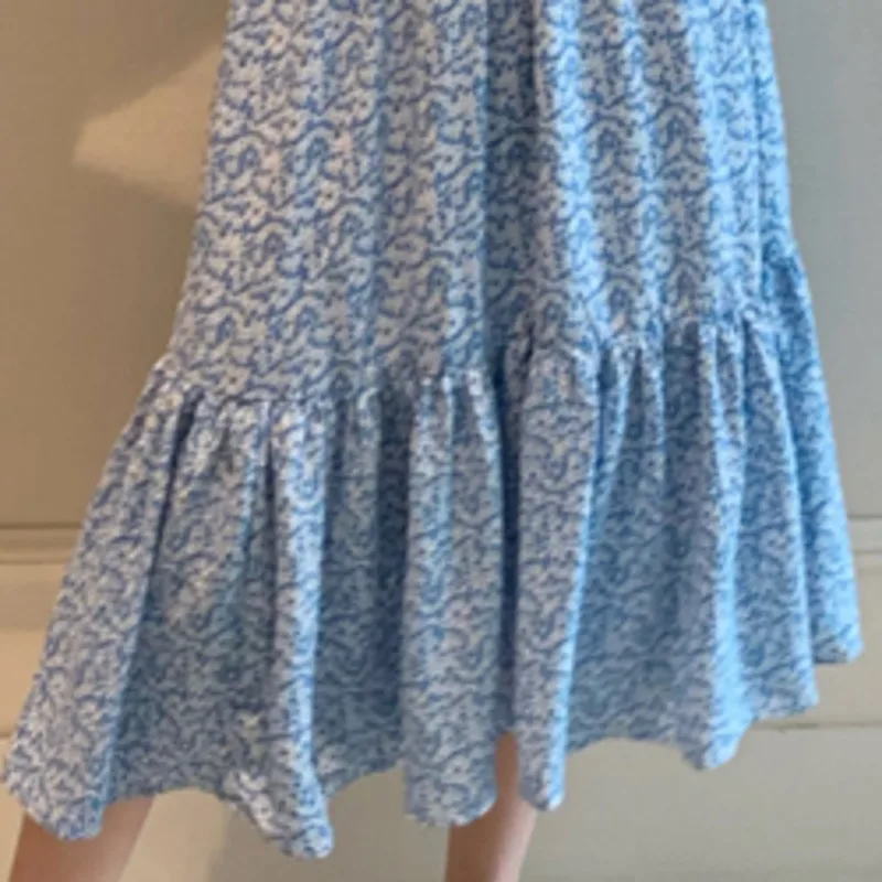 Korean Print Short Sleeve Chiffon Women Dresses Elegant V-Neck Buttons Slim High Waist Midi Vestidos Mujer Fashion Ruffles Robes
Korean Print Short Sleeve Chiffon Women Dresses Elegant V-Neck Buttons Slim High Waist Midi Vestidos Mujer Fashion Ruffles Robes