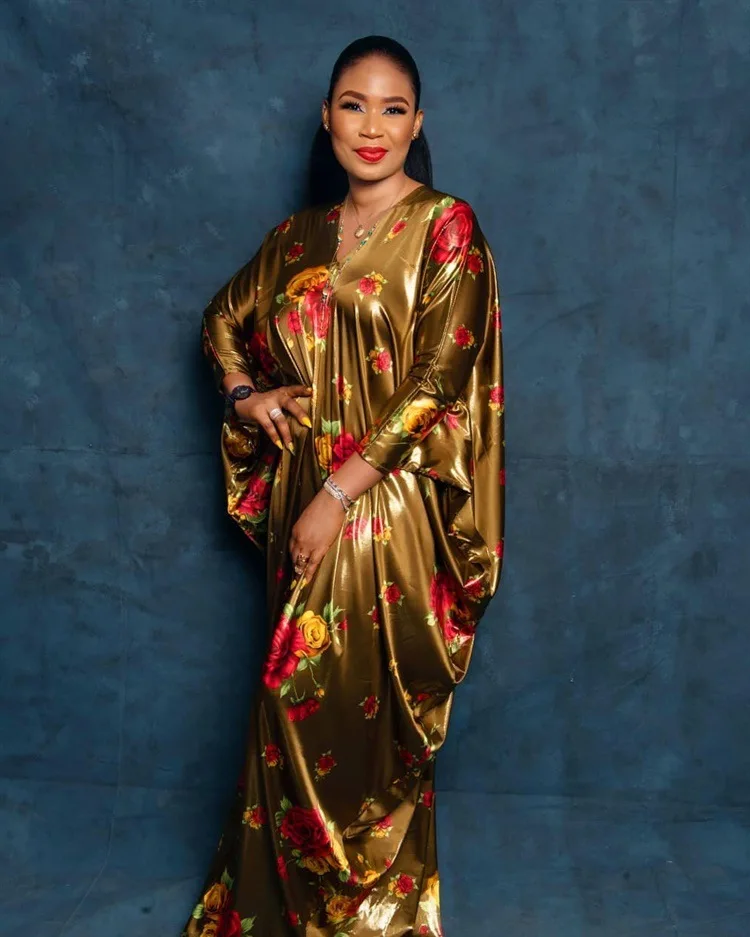 Length 155cm African Design Silk Muslim Abaya Print Dashiki Dress Bat Sleeve Fairy Maxi Robe Gowns Broder Riche Sexy Lady Party
Length 155cm African Design Silk Muslim Abaya Print Dashiki Dress Bat Sleeve Fairy Maxi Robe Gowns Broder Riche Sexy Lady Party