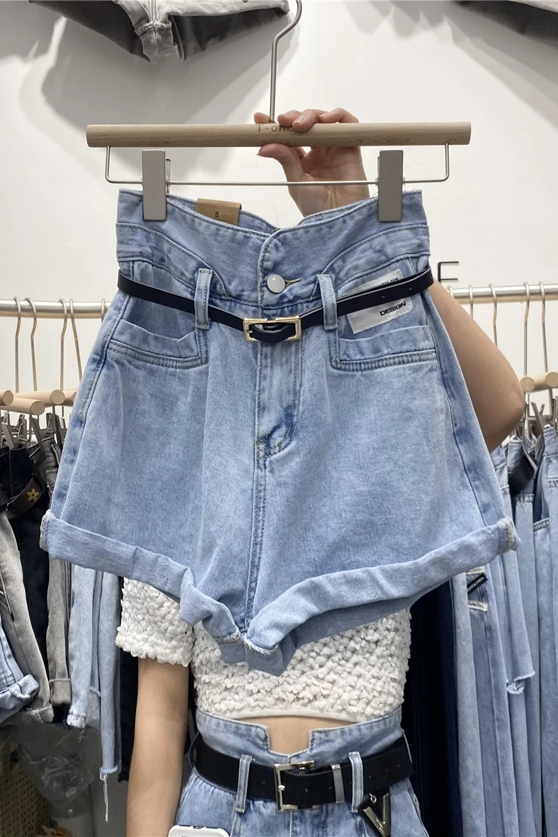 2021 Summer New Blue Color High Waist Loose Curl A- Line Wide Leg Pants Ins Trendy Denim Shorts for Women Jeans
2021 Summer New Blue Color High Waist Loose Curl A- Line Wide Leg Pants Ins Trendy Denim Shorts for Women Jeans