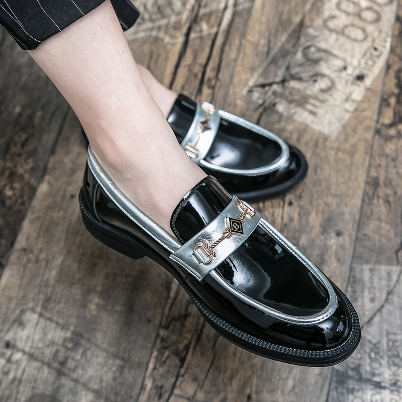 New men's shoes fashion leisure top layer cowhide stitching metal decoration comfortable versatile popular classic men's shoes44
New men's shoes fashion leisure top layer cowhide stitching metal decoration comfortable versatile popular classic men's shoes44