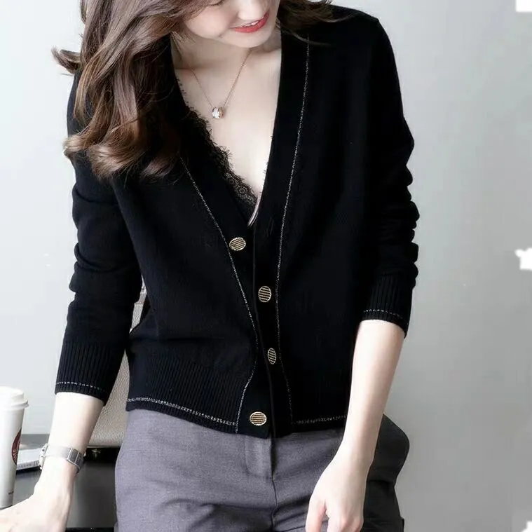 Autumn Xiaoxiangfeng Cardigan Jacket Women's Short Color Contrast Cashmere Knitted Sweater V-neck Loose Outer Cardigan Women
Autumn Xiaoxiangfeng Cardigan Jacket Women's Short Color Contrast Cashmere Knitted Sweater V-neck Loose Outer Cardigan Women