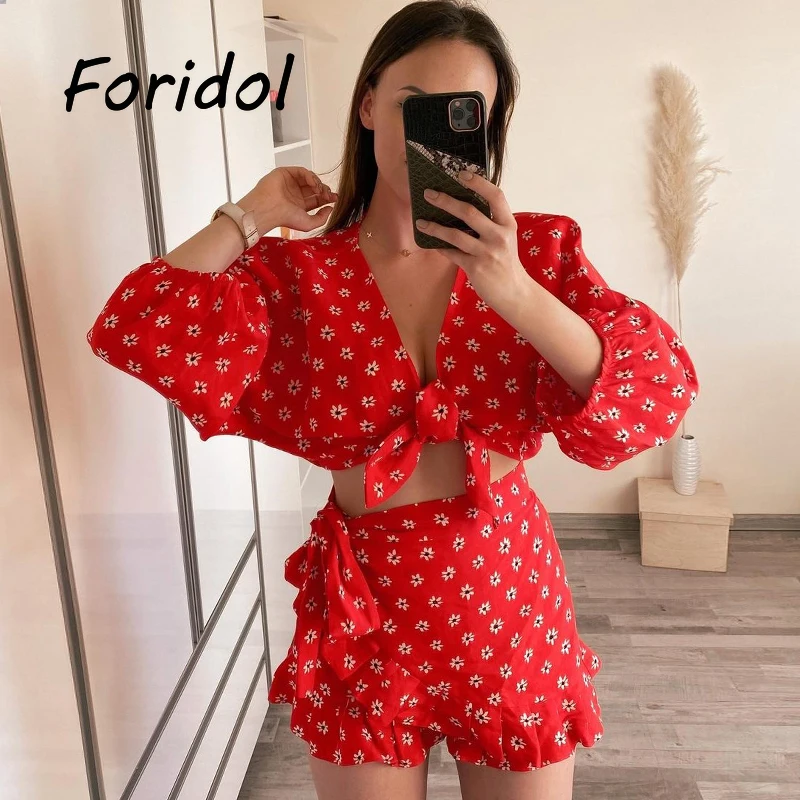 Floral Print Boho Spring Autumn Red Shorts Suit Set Women Long Sleeve Two Pieces Ruffle Shorts Sets Bowknot Matching Set 2021
Floral Print Boho Spring Autumn Red Shorts Suit Set Women Long Sleeve Two Pieces Ruffle Shorts Sets Bowknot Matching Set 2021