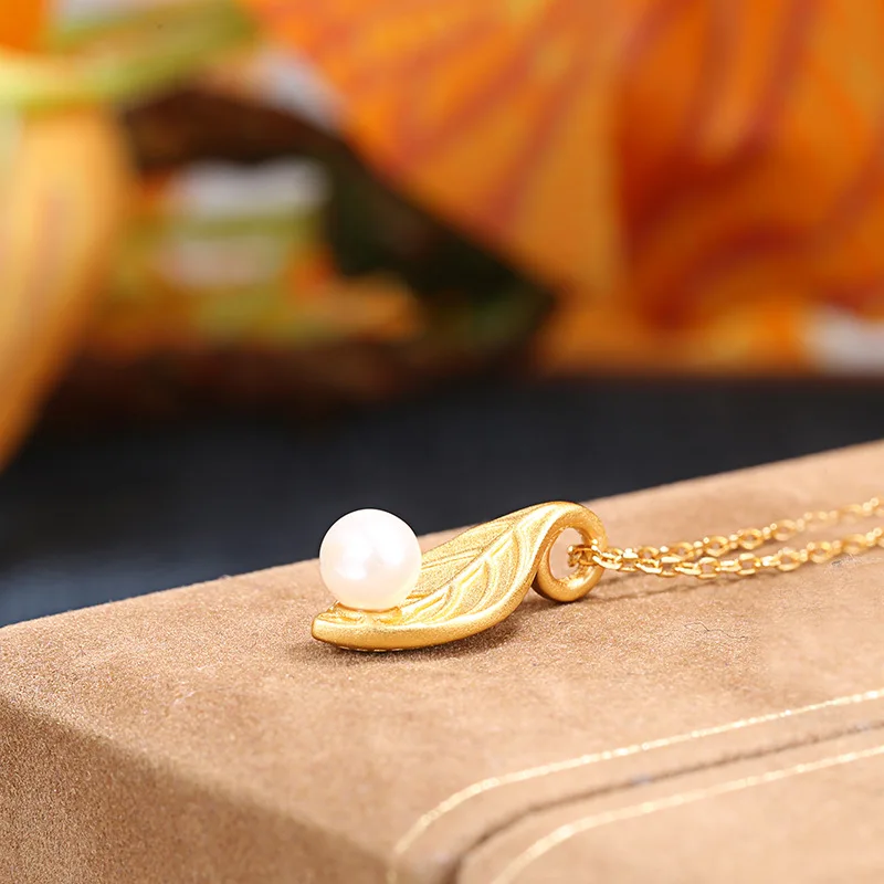 New trend fashion leaf pearl S925 sterling silver necklace temperament versatile ladies high-quality customized exquisite gifts
New trend fashion leaf pearl S925 sterling silver necklace temperament versatile ladies high-quality customized exquisite gifts
