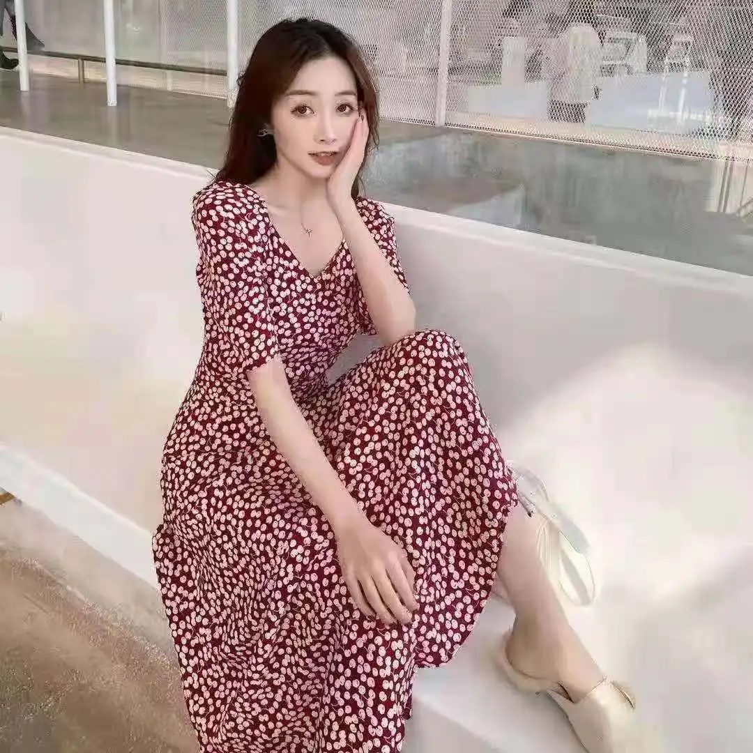 2021 new V-neck sexy leaky back high waist dress short sleeve women's slim slim slim waist temperament Floral Dress
2021 new V-neck sexy leaky back high waist dress short sleeve women's slim slim slim waist temperament Floral Dress