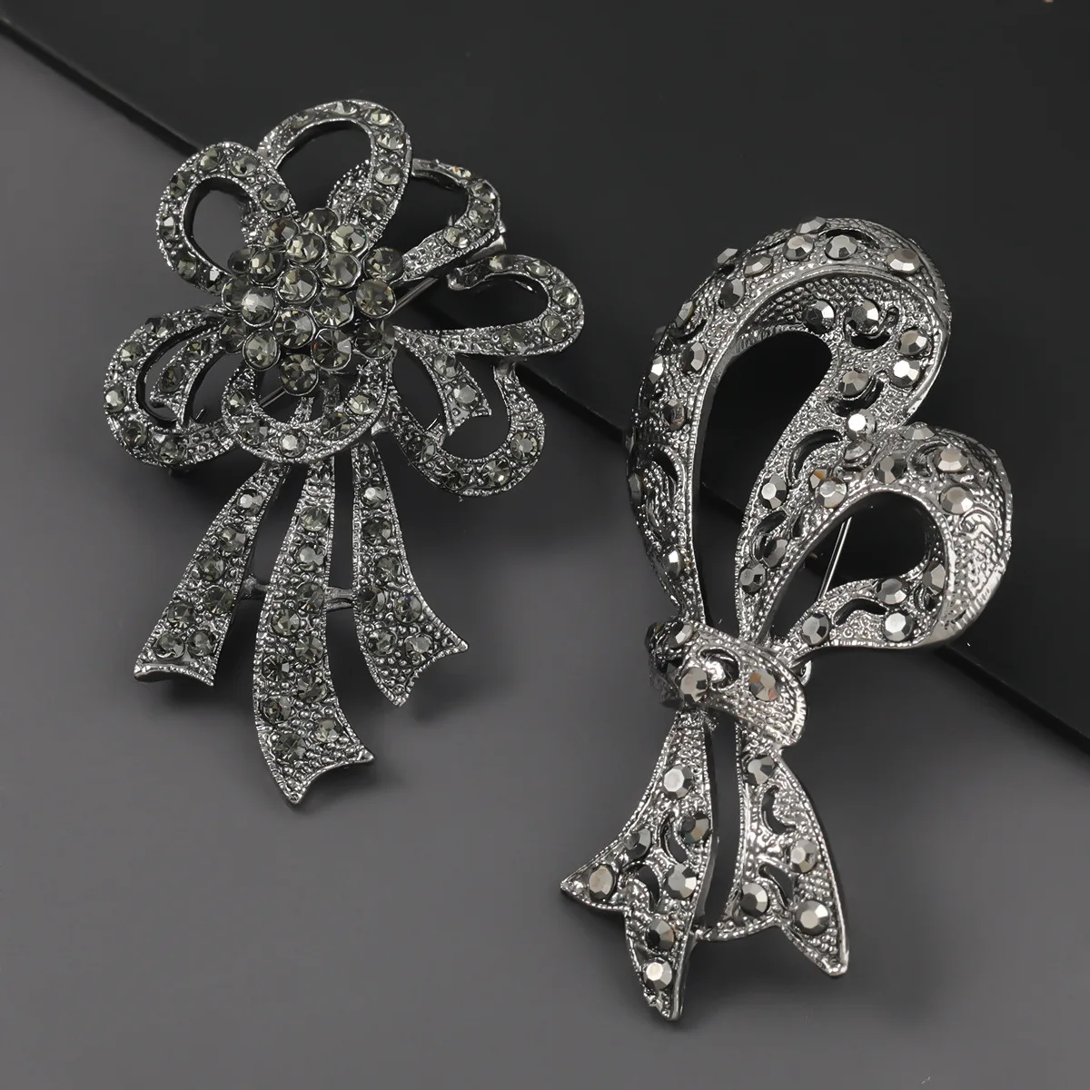 2021 Fashion Simple Metal Black Bow Brooch Female Pin Creative Popular Corsage Jewelry Accessories
2021 Fashion Simple Metal Black Bow Brooch Female Pin Creative Popular Corsage Jewelry Accessories