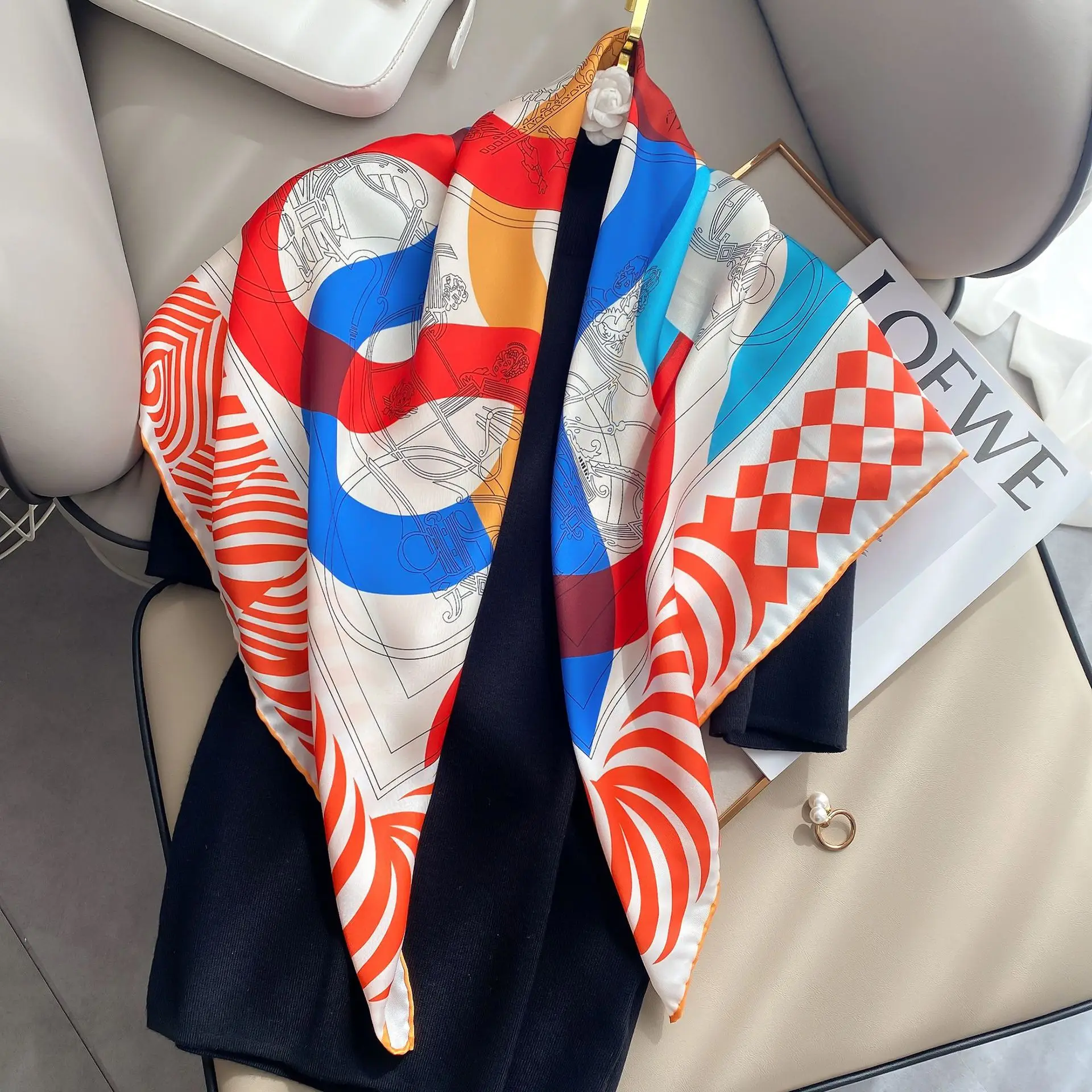 New Ladies Silk Scarf 90*90 Imitation Silk Twill Printed Hand-rolled Large Square Scarf Scarf Shawl
New Ladies Silk Scarf 90*90 Imitation Silk Twill Printed Hand-rolled Large Square Scarf Scarf Shawl