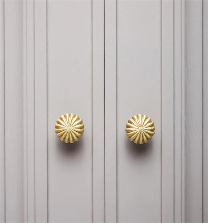 Solid Brass Handle Golden Round Flower Cabinet Door Handles Drawer Cupboard Wardrobe Pulls Diy Handmade Furniture Knobs
Solid Brass Handle Golden Round Flower Cabinet Door Handles Drawer Cupboard Wardrobe Pulls Diy Handmade Furniture Knobs