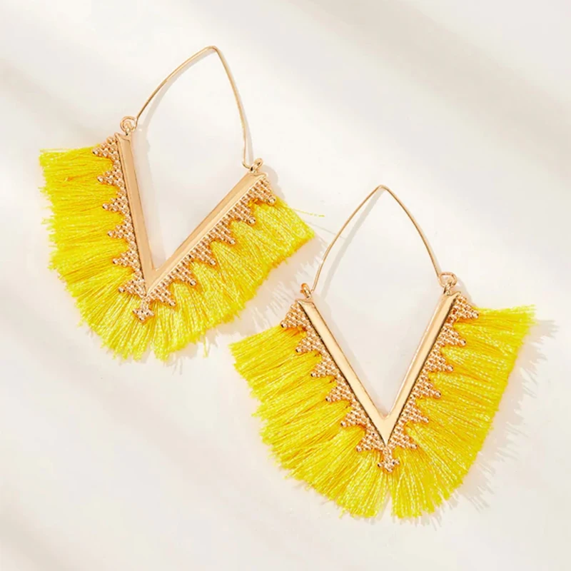 Bohemia Tassel Earrings for Women Accessories Triangle Long Pendant Gold Big Drop Earrings 2021 Trendy Brincos Para As Mulheres
Bohemia Tassel Earrings for Women Accessories Triangle Long Pendant Gold Big Drop Earrings 2021 Trendy Brincos Para As Mulheres