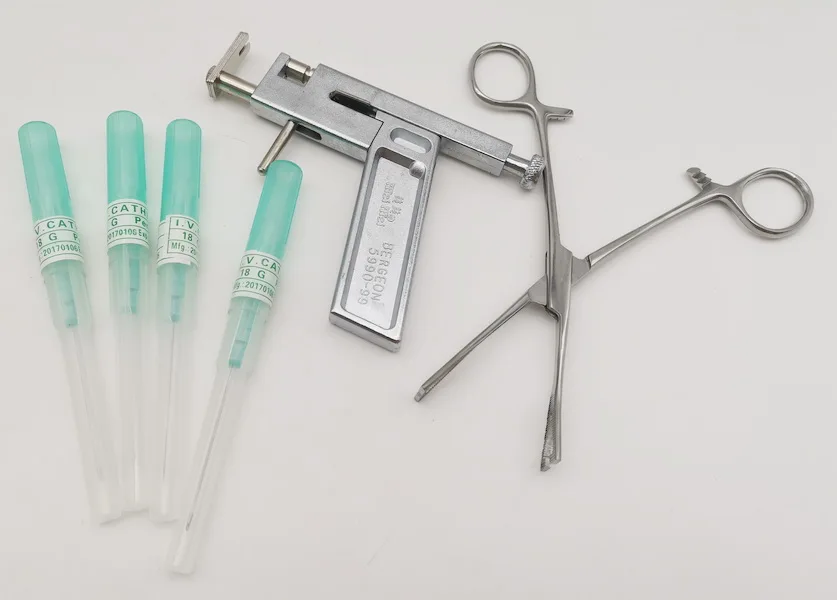 Piercing Kits Plier Stainless Triangle Tongue Ear Lips Nose With 150PCS Sterilized 18G I.V.Catheter Needles Tattoo Beauty Supply
Piercing Kits Plier Stainless Triangle Tongue Ear Lips Nose With 150PCS Sterilized 18G I.V.Catheter Needles Tattoo Beauty Supply
