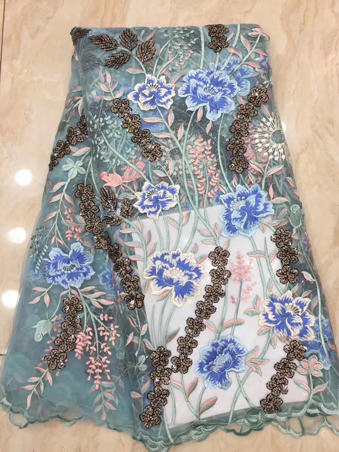 Cheap Sale Of African Lace Fabrics And Sequined French Lace Fabrics For Holiday Apparel In 2021 D38231
Cheap Sale Of African Lace Fabrics And Sequined French Lace Fabrics For Holiday Apparel In 2021 D38231