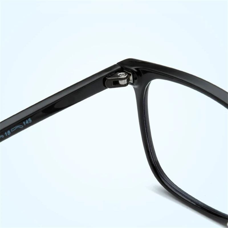Blue Light Blocking TR90 Square Myopia Eyeglasses Finished Vintage Myopic Lens Diopter Glasses Prescription 0 -0.5 -0.75 To -6.0 
Blue Light Blocking TR90 Square Myopia Eyeglasses Finished Vintage Myopic Lens Diopter Glasses Prescription 0 -0.5 -0.75 To -6.0