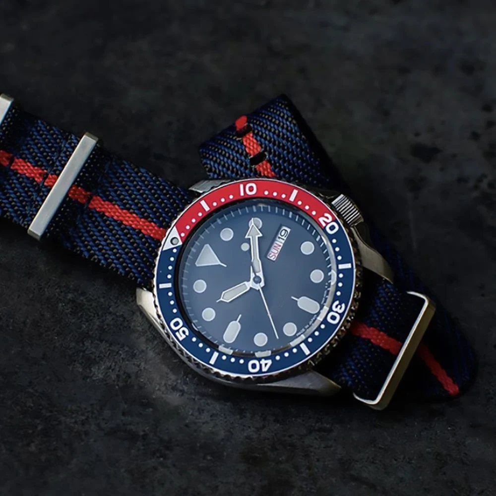 Premium-Grade Military Striped Zulu Nato Strap Nylon Watchbands For Tudor Watch Strap 20mm 22mm Movable Ring Military Bracelet
Premium-Grade Military Striped Zulu Nato Strap Nylon Watchbands For Tudor Watch Strap 20mm 22mm Movable Ring Military Bracelet