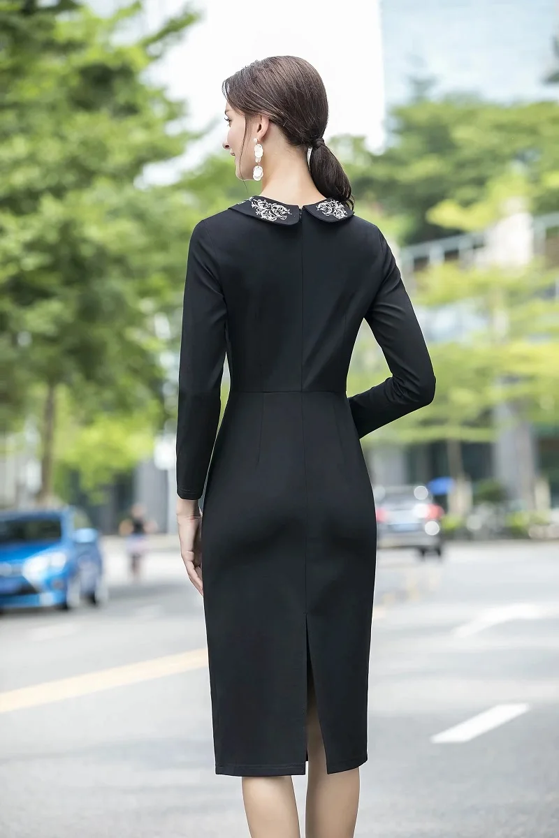 2021 Bodycon Dress Autumn Winter Fashion Style Women Peter Pan Collar Luxurious Golden Embroidery Long Sleeve Black Midi Dress
2021 Bodycon Dress Autumn Winter Fashion Style Women Peter Pan Collar Luxurious Golden Embroidery Long Sleeve Black Midi Dress