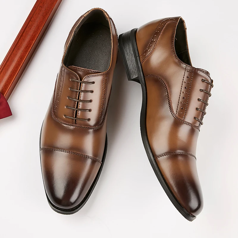 Brand Full Grain Leather Men Oxford Shoes British Style Retro Carved Bullock Formal Men Dress Shoes Size 39-44 *
Brand Full Grain Leather Men Oxford Shoes British Style Retro Carved Bullock Formal Men Dress Shoes Size 39-44 *