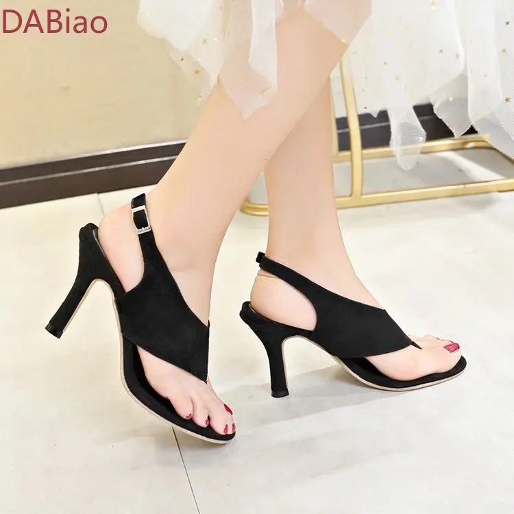 2021 New Lady Summer Slippers Sandals Thin High Heels Solid Sexy Women Shoes Pumps Wine Red Casual Medium Shoes large size35-42
2021 New Lady Summer Slippers Sandals Thin High Heels Solid Sexy Women Shoes Pumps Wine Red Casual Medium Shoes large size35-42