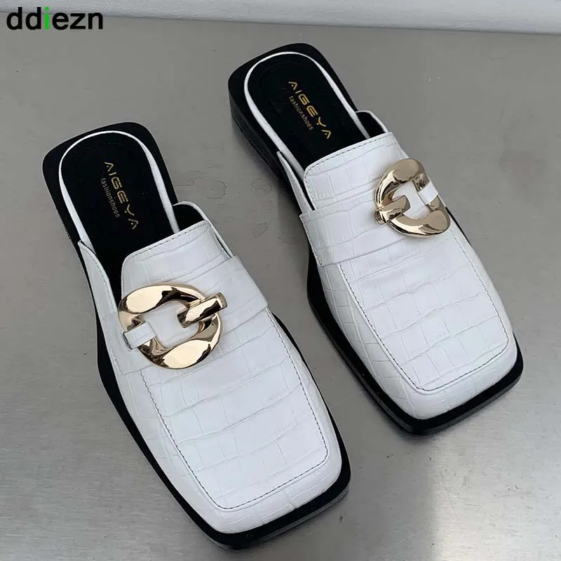 Women Slippers Metal Decoration Mules 2022 Spring Fashion Square Toe Ladies Rubber Slippers Sandals Female Shoes Flip Flop
Women Slippers Metal Decoration Mules 2022 Spring Fashion Square Toe Ladies Rubber Slippers Sandals Female Shoes Flip Flop