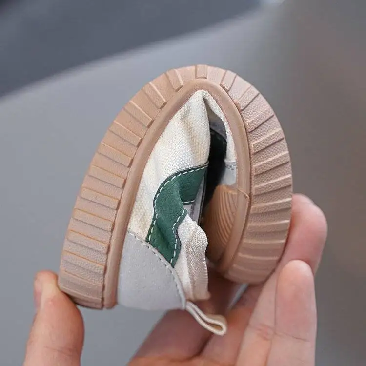 Children's Canvas Shoes Spring and Autumn Boys and Girls Velcro Board Shoes Baby Biscuit Shoes
Children's Canvas Shoes Spring and Autumn Boys and Girls Velcro Board Shoes Baby Biscuit Shoes