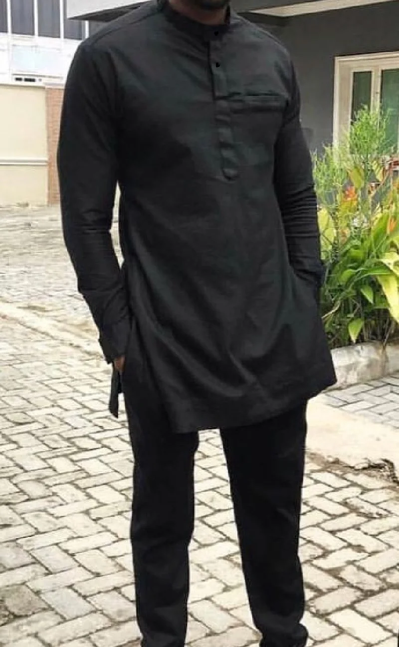 African Fashion Solid Black Men's Pant Sets Stand Collar Tops Patch Trousers Senator Style Custom Men's Outfits Dashiki Wear
African Fashion Solid Black Men's Pant Sets Stand Collar Tops Patch Trousers Senator Style Custom Men's Outfits Dashiki Wear