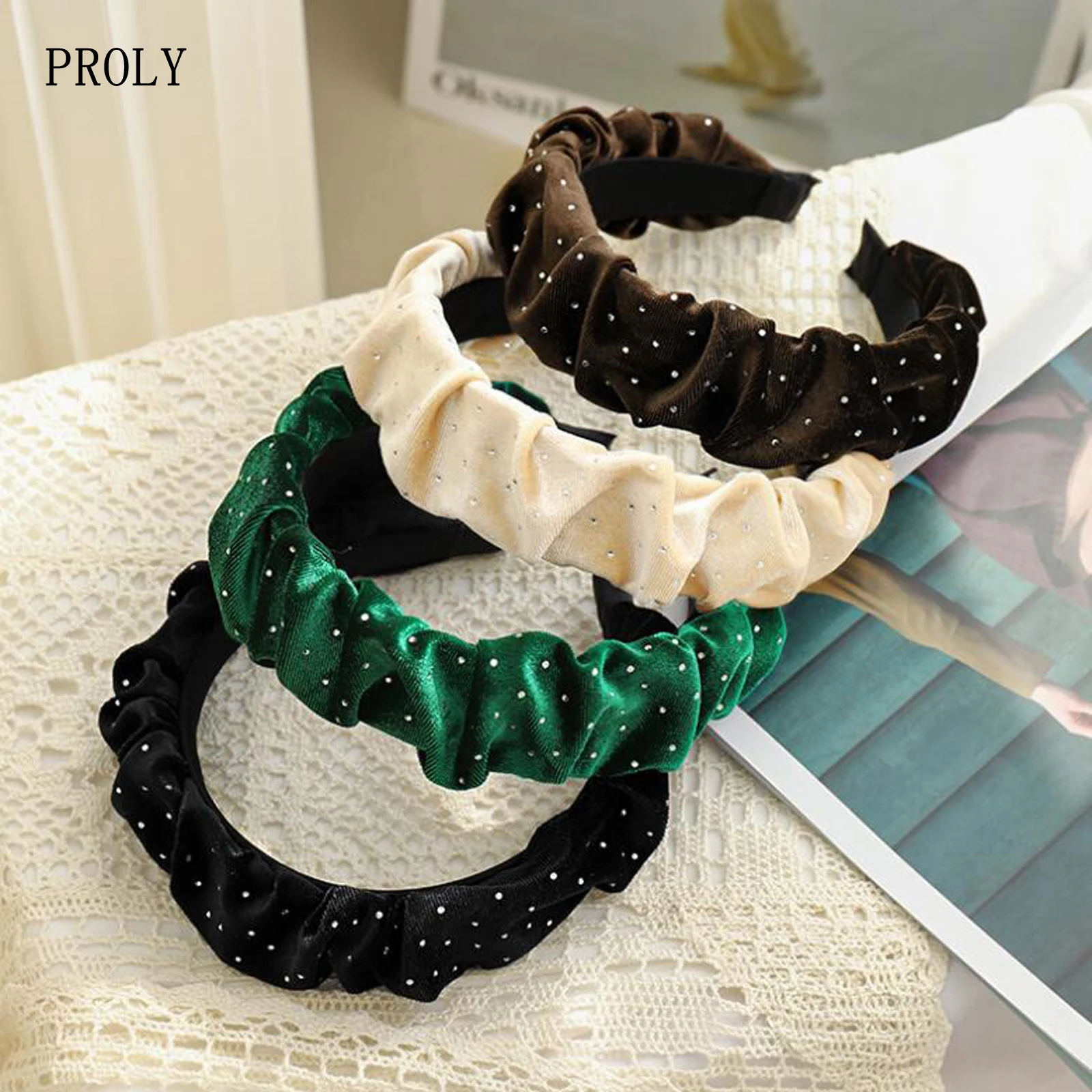 PROLY New Fashion Women Headband Pleated Rhinestone Hairband Golden Velvet Headwear Solid Color Hair Accessories Autumn
PROLY New Fashion Women Headband Pleated Rhinestone Hairband Golden Velvet Headwear Solid Color Hair Accessories Autumn
