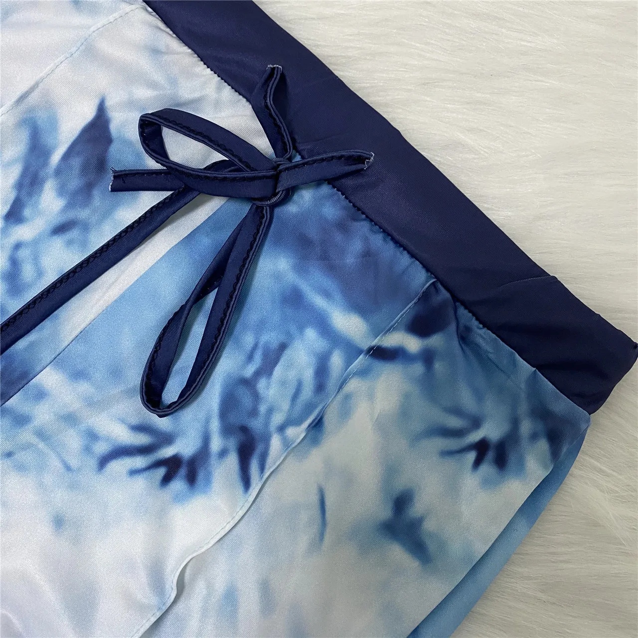 Turtleneck Ruched Long Sleeves Tie Dye Print Tops & Drawstring Pants Suit Casual Sportwear 2 Piece Set Women Outfits
Turtleneck Ruched Long Sleeves Tie Dye Print Tops & Drawstring Pants Suit Casual Sportwear 2 Piece Set Women Outfits