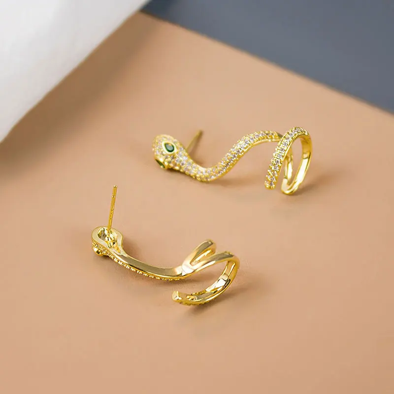 1pc Famous Brand Designer Snake Earrings Studs Cuff Gold Snake Ear Climber Clip on Ear Rings For Women Luxury Wedding Jewelry
1pc Famous Brand Designer Snake Earrings Studs Cuff Gold Snake Ear Climber Clip on Ear Rings For Women Luxury Wedding Jewelry