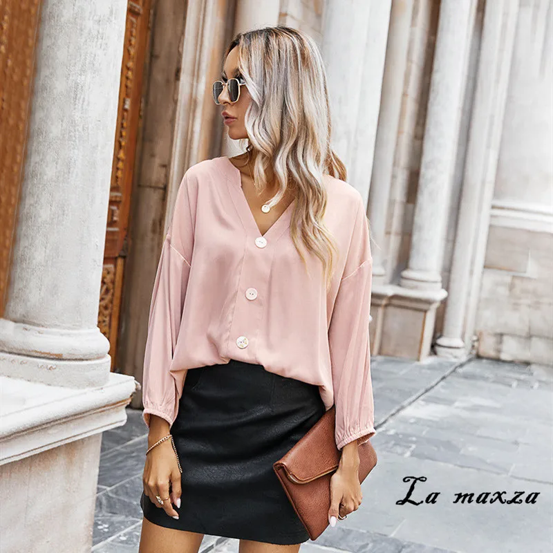 2020 OL Elegant Women T-shirts Autumn Casual V-neck Lantern Sleeves Button Loose Women Tops
2020 OL Elegant Women T-shirts Autumn Casual V-neck Lantern Sleeves Button Loose Women Tops