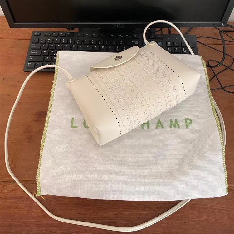 2021 new lace lambskin crossbody bag female mini armpit bag shoulder bag lace dragon cheek bag
2021 new lace lambskin crossbody bag female mini armpit bag shoulder bag lace dragon cheek bag