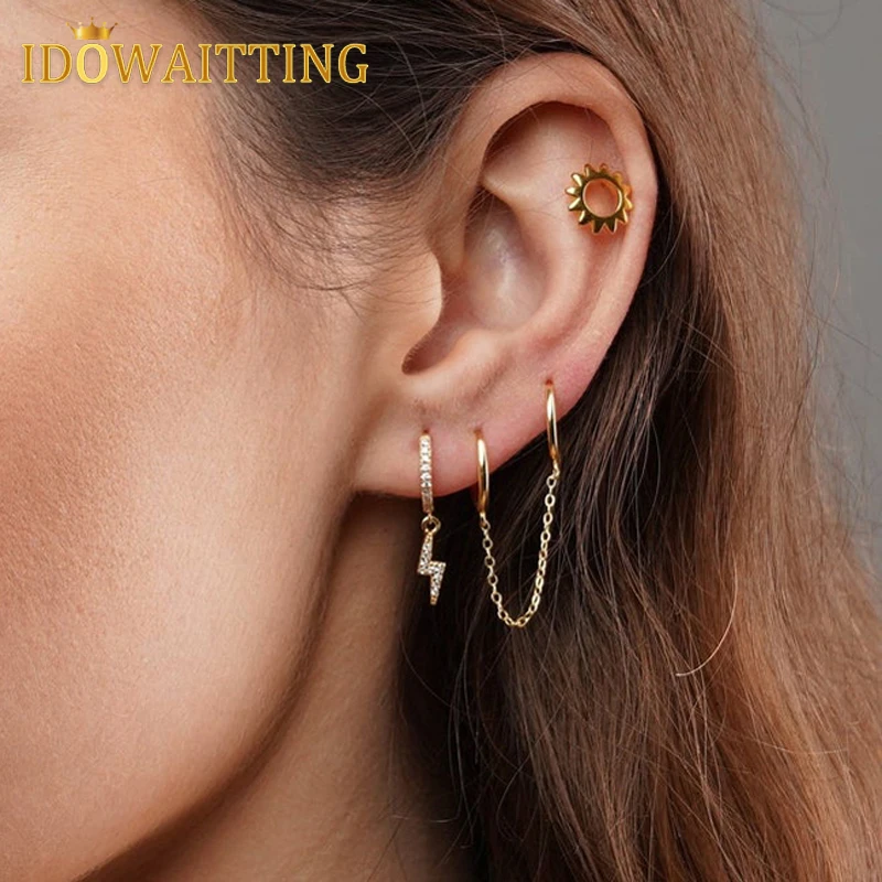 Женские серьги из серебра 100% пробы, с прозрачным фианитом и молнией 
Женские серьги из серебра 100% пробы, с прозрачным фианитом и молнией