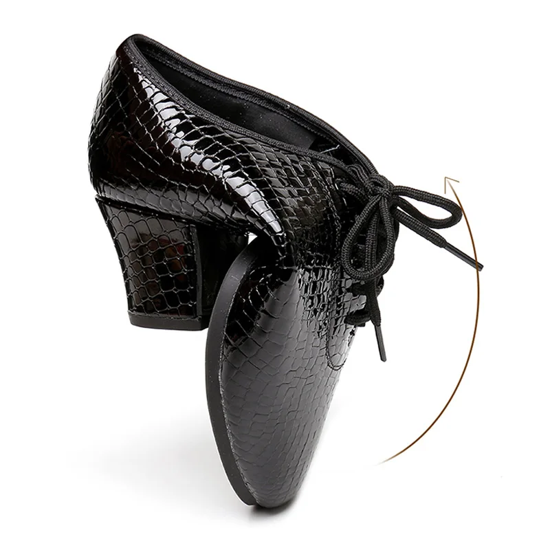 Latin dance Red shoes women Tango shoes practice sports shoes Women Ballroom Latin Dance Shoes dancing Soft bottom shoes
Latin dance Red shoes women Tango shoes practice sports shoes Women Ballroom Latin Dance Shoes dancing Soft bottom shoes