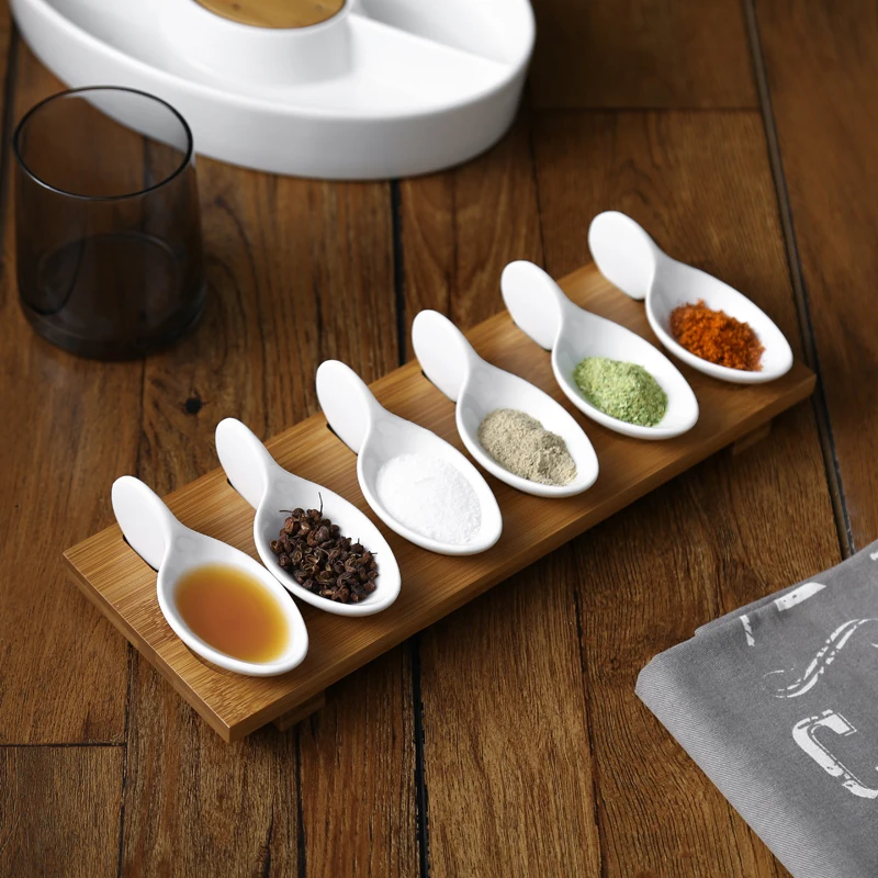 Creative ceramic snack dish with bamboo tray Style restaurant dried fruit snack snack dish Japanese style sauce seasoning dish 
Creative ceramic snack dish with bamboo tray Style restaurant dried fruit snack snack dish Japanese style sauce seasoning dish