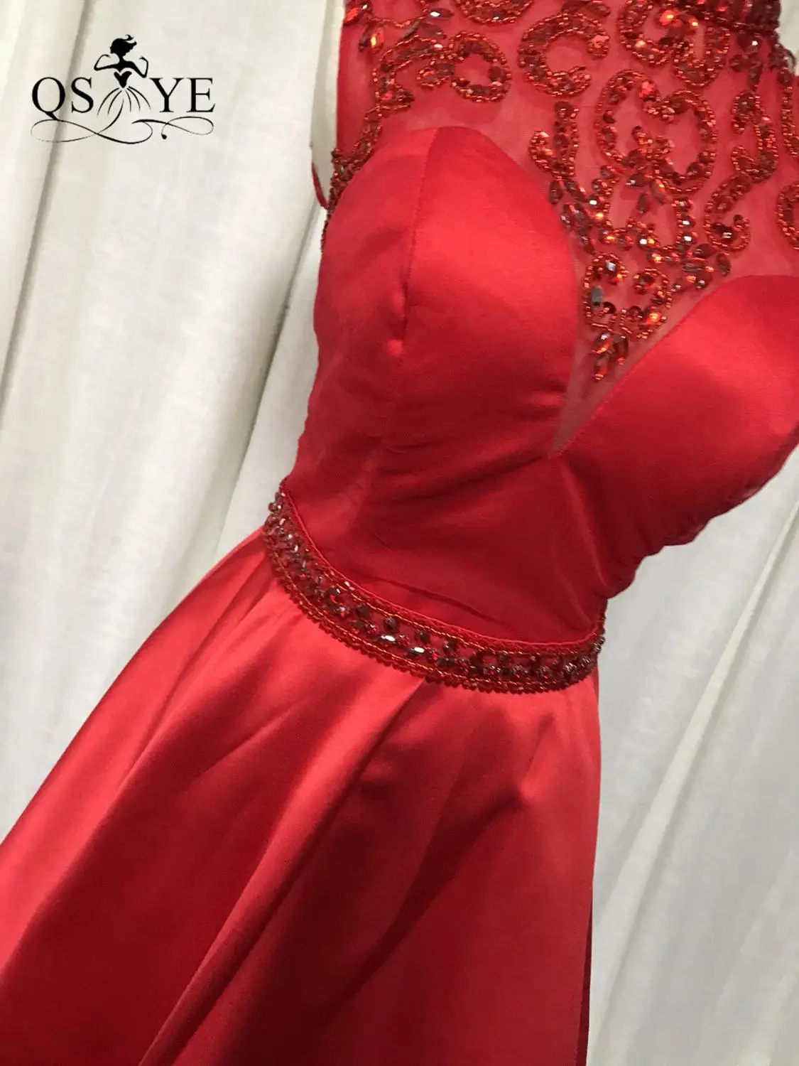 Red Short Prom Dresses 2021 Beading High Neck Evening Dress Satin A Line Open Low Back Party Gown Beaded Sash/Belt Formal Dress
Red Short Prom Dresses 2021 Beading High Neck Evening Dress Satin A Line Open Low Back Party Gown Beaded Sash/Belt Formal Dress