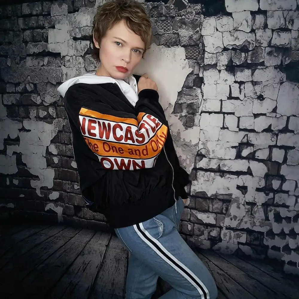 Casual Jacket Women 's 2021 Youth Spring and Autumn Loose Bomber Streetwear Short Jacket
Casual Jacket Women 's 2021 Youth Spring and Autumn Loose Bomber Streetwear Short Jacket