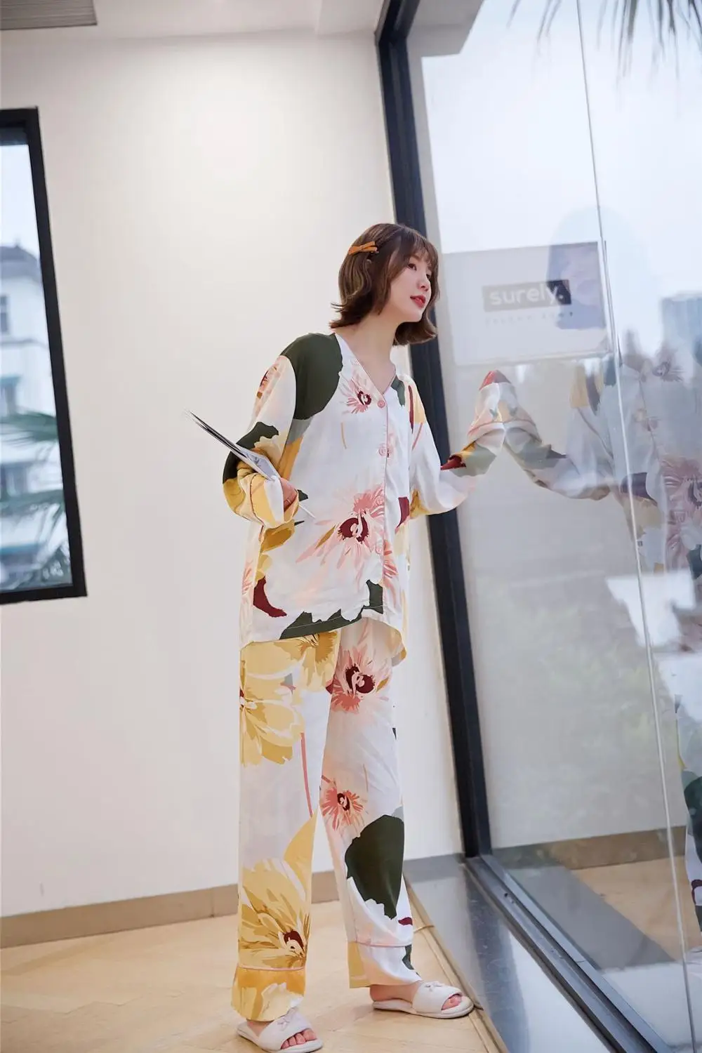 2020 Summer Flower Short-Sleeved Trousers 100% Cotton Pajamas Women Thin Suit Retro Cardigan Sleepwear Home Service
2020 Summer Flower Short-Sleeved Trousers 100% Cotton Pajamas Women Thin Suit Retro Cardigan Sleepwear Home Service