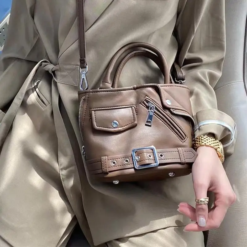 Women Designer Bucket Handbag Casual Pu Shoulder Bag Fashion High Quality 2021 New Women's Summer Luxury Brand Top-Handle Bags
Women Designer Bucket Handbag Casual Pu Shoulder Bag Fashion High Quality 2021 New Women's Summer Luxury Brand Top-Handle Bags