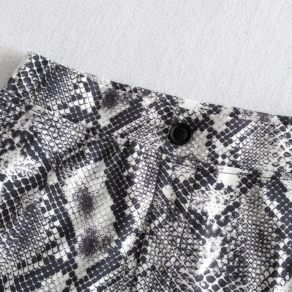 New Snake Print Pants Suit Single Button Snakeskin Cotton Twill Peak Lapel Jacket Skinny Pants 2 Piece Set Suits Women OL Work 
New Snake Print Pants Suit Single Button Snakeskin Cotton Twill Peak Lapel Jacket Skinny Pants 2 Piece Set Suits Women OL Work