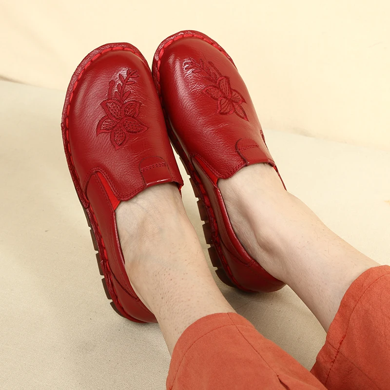 Handmade Genuine Leather Flats Women Shoe 2021 New Summer Woman Sewing Shallow Loafers Soft Sole Appliques Women's Moccasin Red
Handmade Genuine Leather Flats Women Shoe 2021 New Summer Woman Sewing Shallow Loafers Soft Sole Appliques Women's Moccasin Red