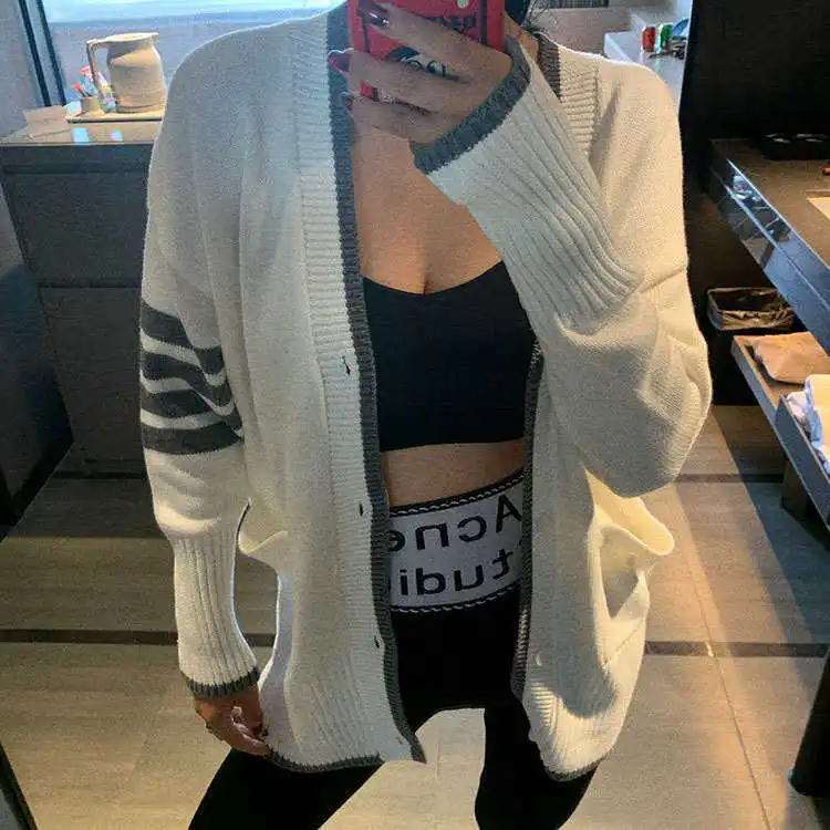 2021 Fashion Brand Sweater Wonen V-Neck Cardigans Clothing Striped Wool Long Loose Spring Autumn Casual Coat
2021 Fashion Brand Sweater Wonen V-Neck Cardigans Clothing Striped Wool Long Loose Spring Autumn Casual Coat