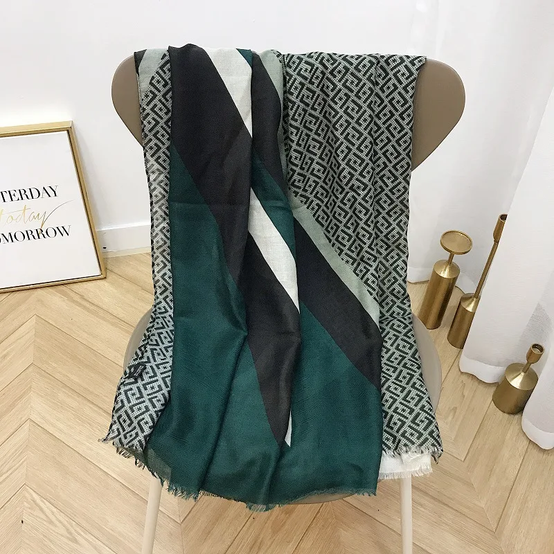 luxury scarves winter Women silk scarf New style lady cotton material Beach Shawl bandanna Soft Pashminas
luxury scarves winter Women silk scarf New style lady cotton material Beach Shawl bandanna Soft Pashminas