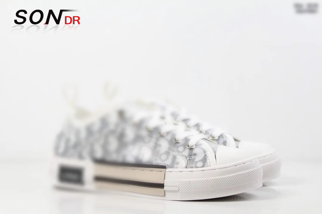 2021 new men and women canvas shoes flat shoes high quality flat shoes B23 men and women couples shoes B22 white high-top shoes 
2021 new men and women canvas shoes flat shoes high quality flat shoes B23 men and women couples shoes B22 white high-top shoes