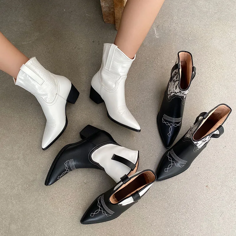 Spring and autumn retro western cowboy boots net red skinny boots with thick and pointed toe personality short boots tide
Spring and autumn retro western cowboy boots net red skinny boots with thick and pointed toe personality short boots tide
