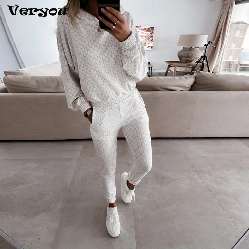 Fashion Two Piece Tracksuit Women's Suit Autumn Casual Print Long Sleeve Hooded Pullover Loose Regular Trousers Suits Sport Suit
Fashion Two Piece Tracksuit Women's Suit Autumn Casual Print Long Sleeve Hooded Pullover Loose Regular Trousers Suits Sport Suit