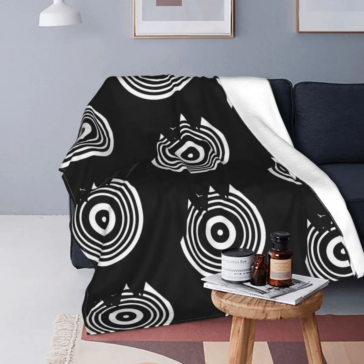 Retro Vintage Vinyl Record Blankets Velvet Printed Cool Music Lightweight Throw Blankets for Bedding Travel Bedding Throws 
Retro Vintage Vinyl Record Blankets Velvet Printed Cool Music Lightweight Throw Blankets for Bedding Travel Bedding Throws