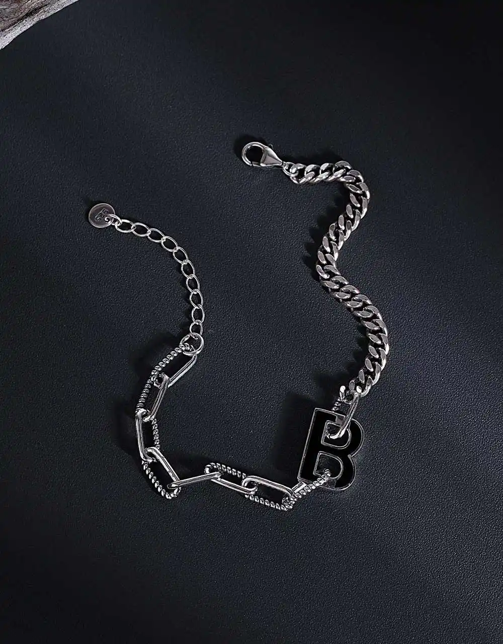 925 Sterling Silver Bracelet Korean Love Pendant Bracelet Retro Thai Silver Thick Chain Round Letter B Bracelet Female Jewelry 
925 Sterling Silver Bracelet Korean Love Pendant Bracelet Retro Thai Silver Thick Chain Round Letter B Bracelet Female Jewelry