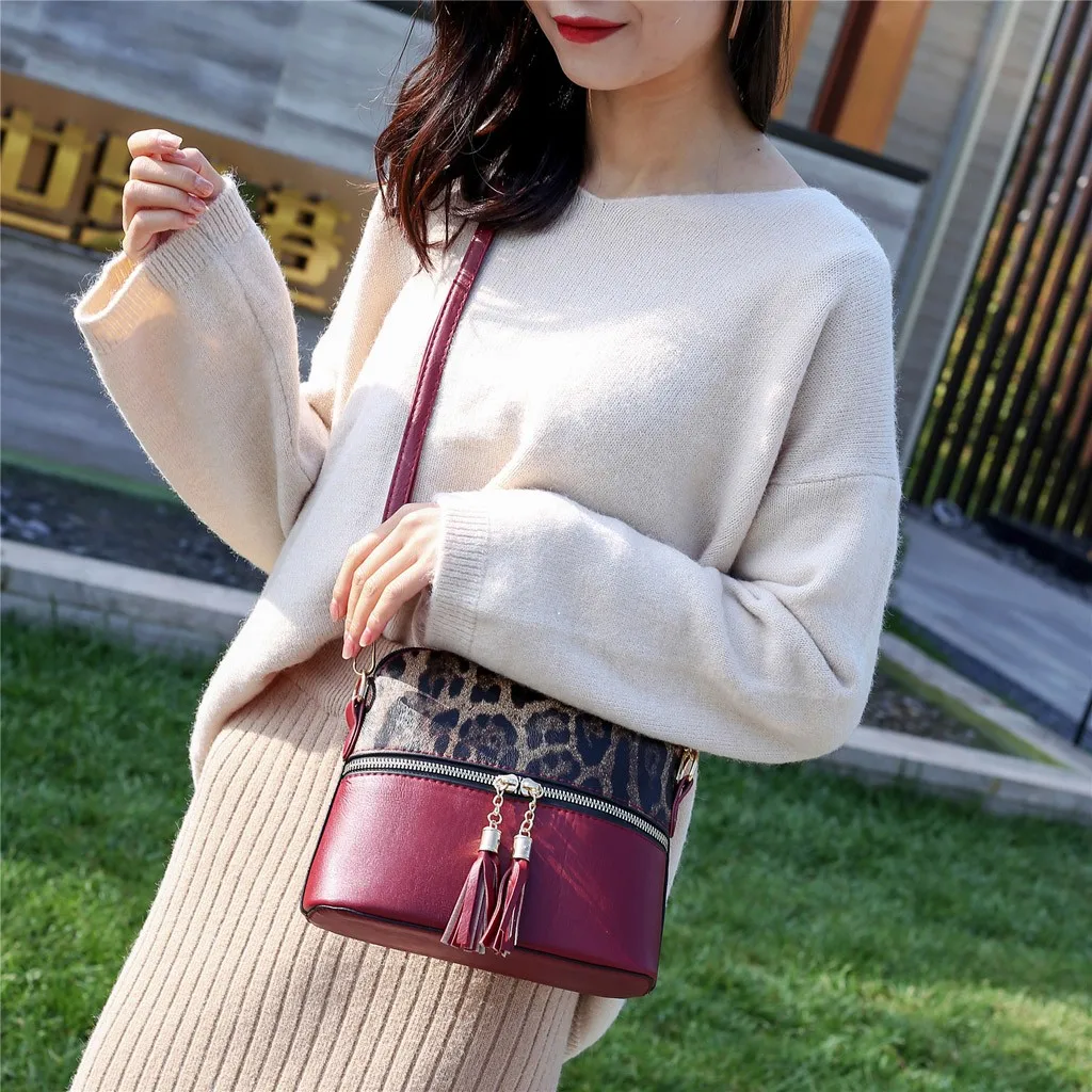 #K20 New fashion women's messenger bag Leopard shell bag Tassel Leather small crossbody bags over the shoulder women handbag
#K20 New fashion women's messenger bag Leopard shell bag Tassel Leather small crossbody bags over the shoulder women handbag