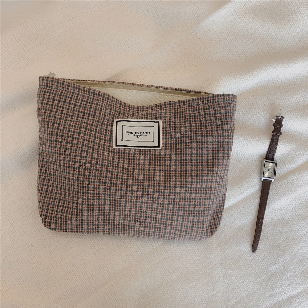 Make Up Bag Organizer Plaid Cosmetic Pouch Large Women Travel Toiletry Bag Necesserie Beatuty Case Retro Cosmetics Storage Box
Make Up Bag Organizer Plaid Cosmetic Pouch Large Women Travel Toiletry Bag Necesserie Beatuty Case Retro Cosmetics Storage Box