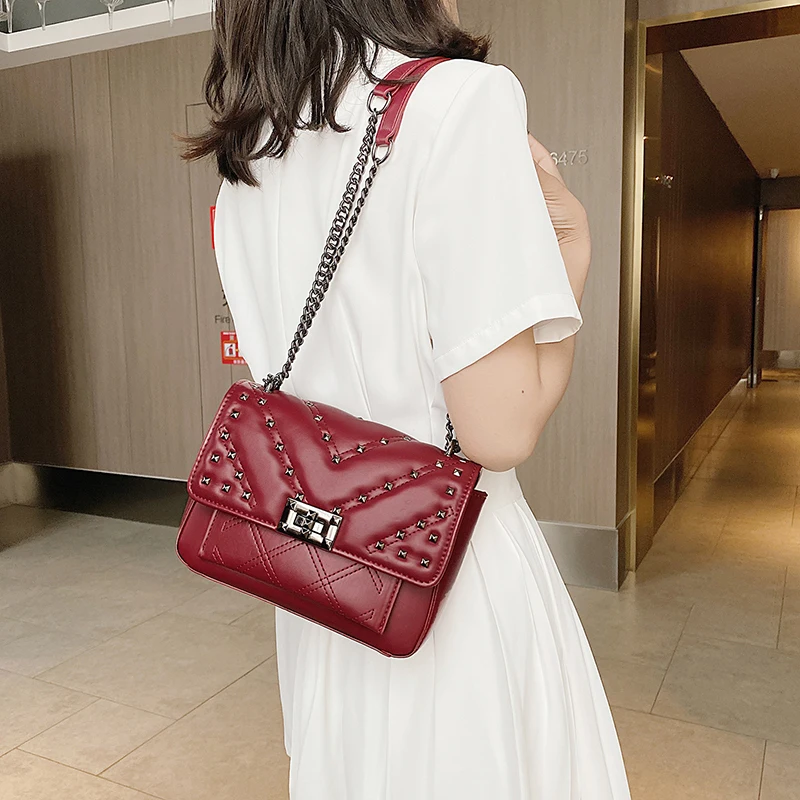 Brand Women Bag 2020 Chains Small Hand Bags PU Leather Shoulder Bag Luxury Handbag Women Bags Designer Rivets Crossbody Bags sac
Brand Women Bag 2020 Chains Small Hand Bags PU Leather Shoulder Bag Luxury Handbag Women Bags Designer Rivets Crossbody Bags sac