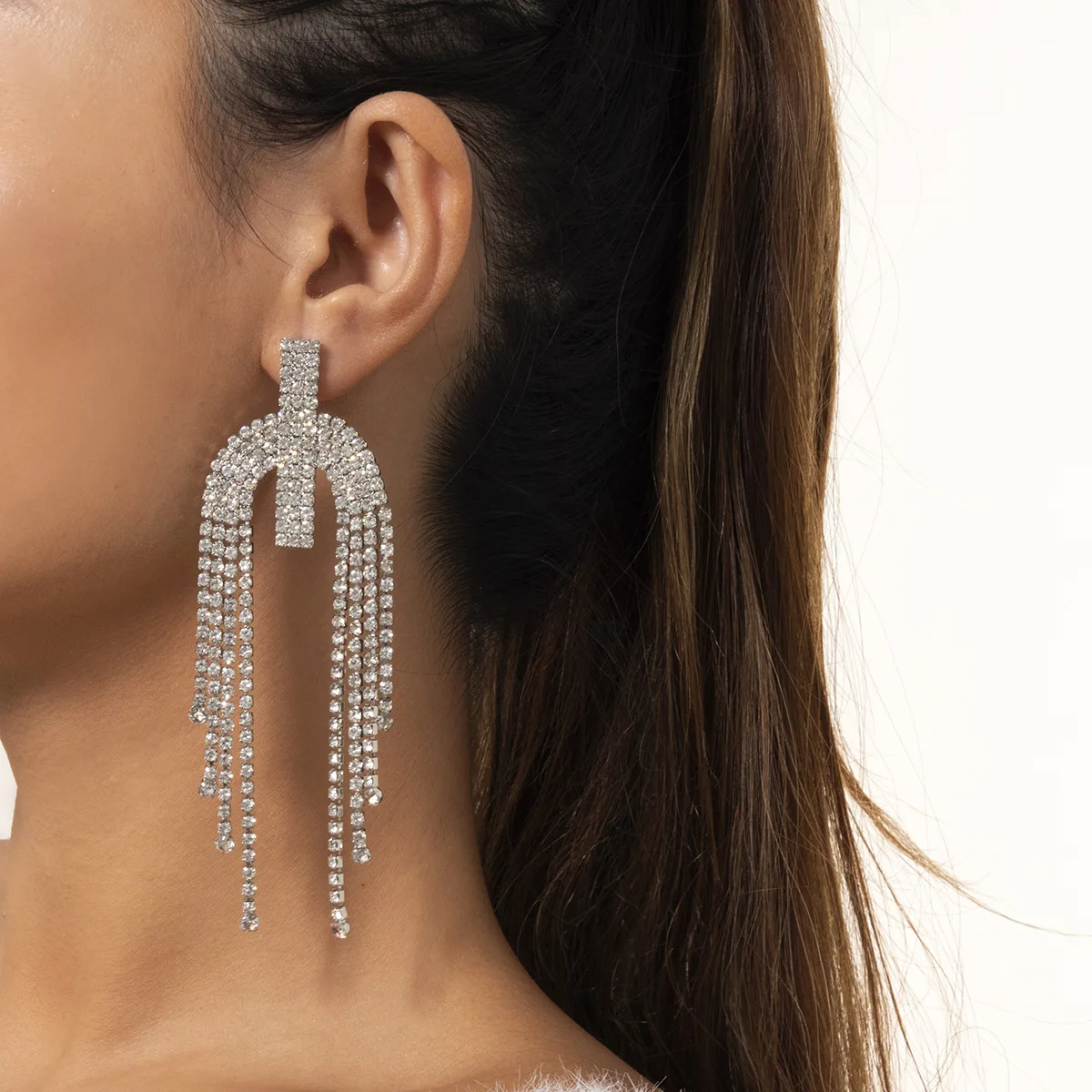 Fancy Bridal Women Wedding Long Tassel Full Rhinestone Drop Earrings for Women Crystal Dangle Earrings Fashion Jewelry Accessory
Fancy Bridal Women Wedding Long Tassel Full Rhinestone Drop Earrings for Women Crystal Dangle Earrings Fashion Jewelry Accessory
